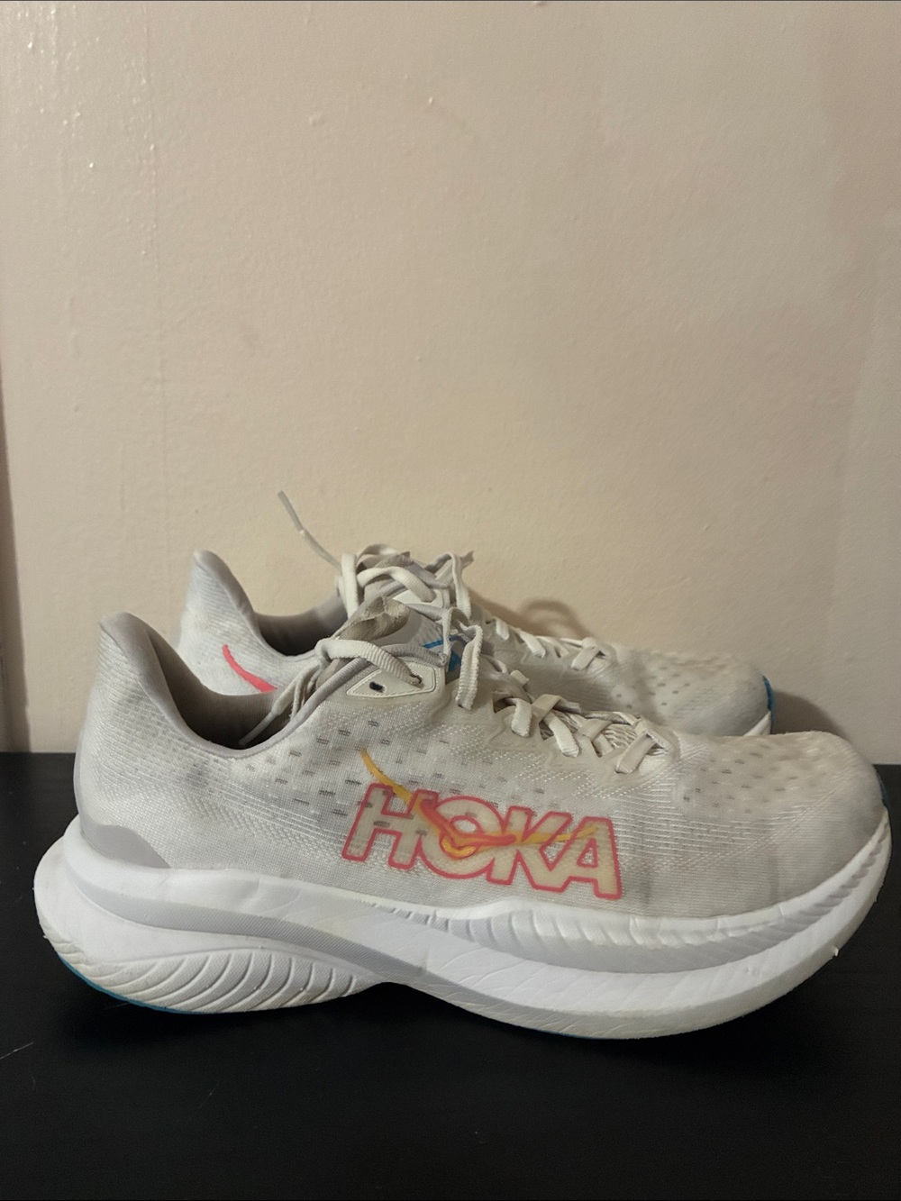 Hoka Mach 6 running shoe in the white nimbus cloud women’s size 10.5